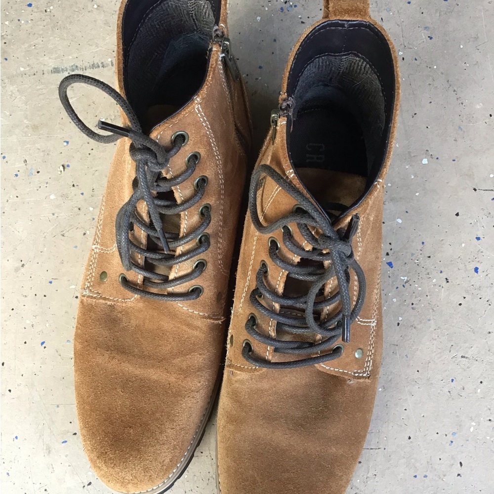CREVO Rover Suede Chukka Boots - Picture 4 of 5